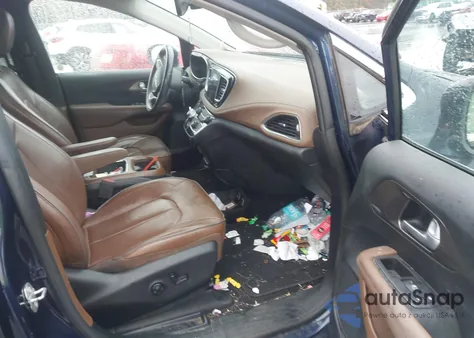 2017 Chrysler Pacifica Limited z USA, uszkodzony, nr VIN 2C4RC1GG7HR513481